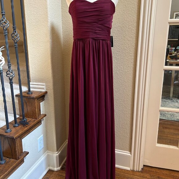 Marina Gown Burgundy Strapless Ruched Sweetheart Neck Size 12 - Picture 1 of 8